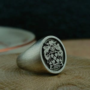 Custom Family Crest Signet Ring: Solid Gold Coat of Arms, Personalized Jewelry