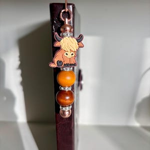 Handmade Metal Bookmark,  Beaded Highland Cow - Page Marker - Cute gift for readers