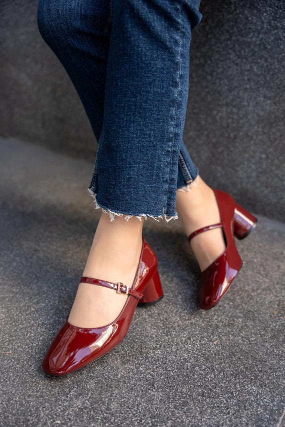Zapatos de charol burdeos, zapatos Mary Jane de tacón bajo