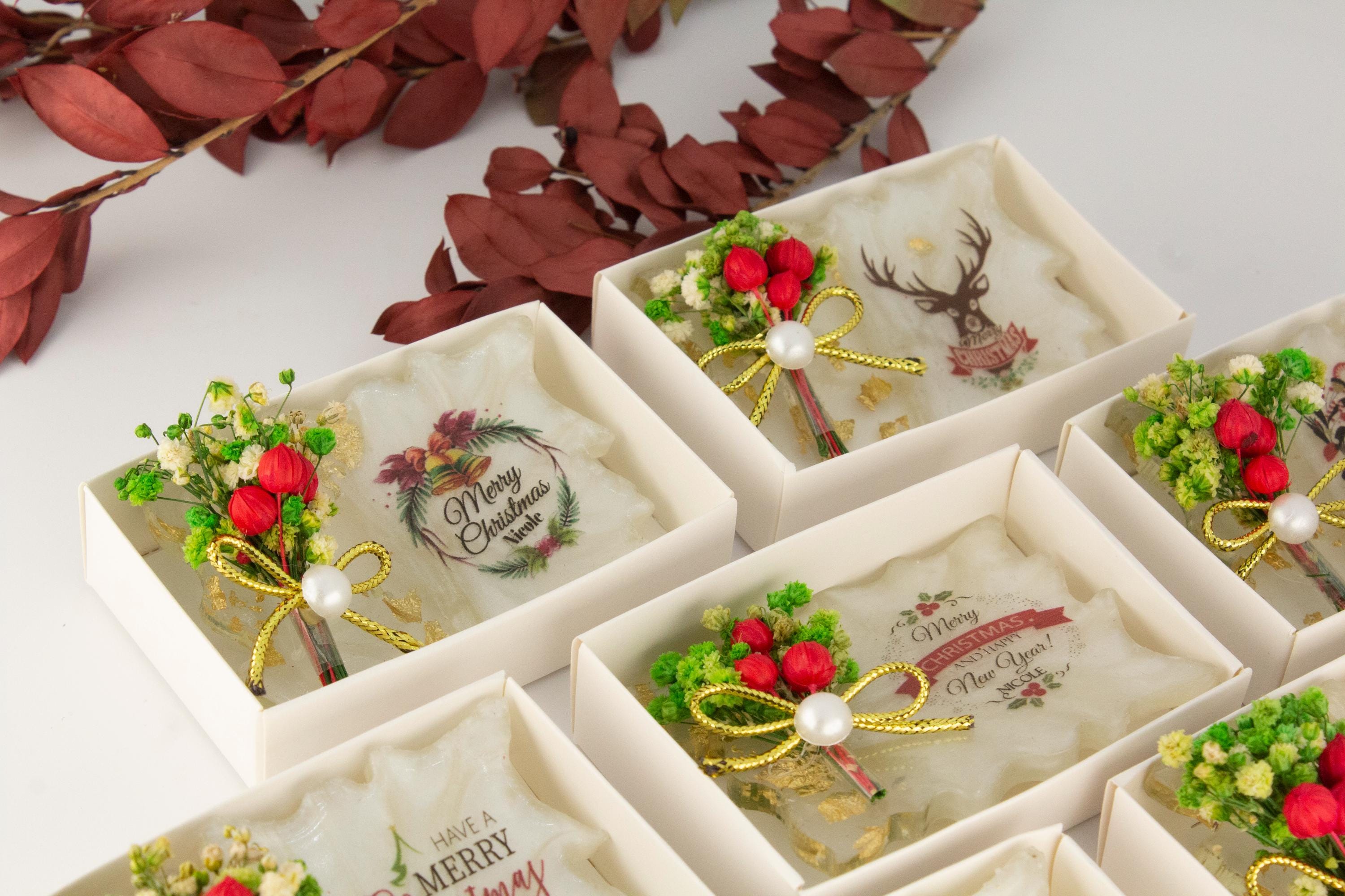 Christmas gift magnet for guests in bulk, Resin fringe magnet, Merry christmas favor, Xmas souvenir, Party Favour, New year gift