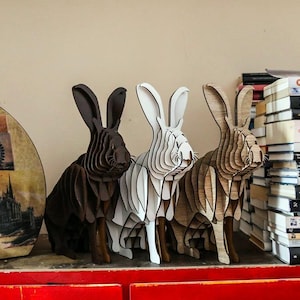 Hasen-Komplettfigur in Form eines 3D Puzzles. Ausführung in zwei Größen mit Montageanleitung zum Download.