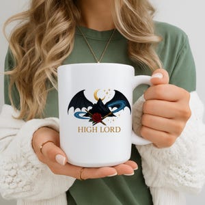 Night Court High Lord Mug – ACOTAR Inspired Coffee Cup, Bookish Gift, Bat Wings Mountain, Crescent Moon BookTok Fantasy Mug for Readers