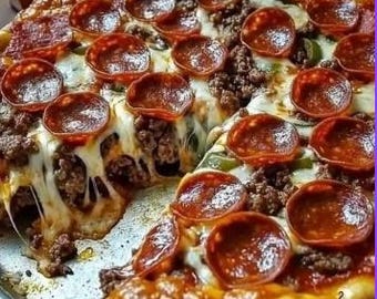 Ricetta della pizza profonda: hamburger, salsiccia, pepperoni (download digitale)