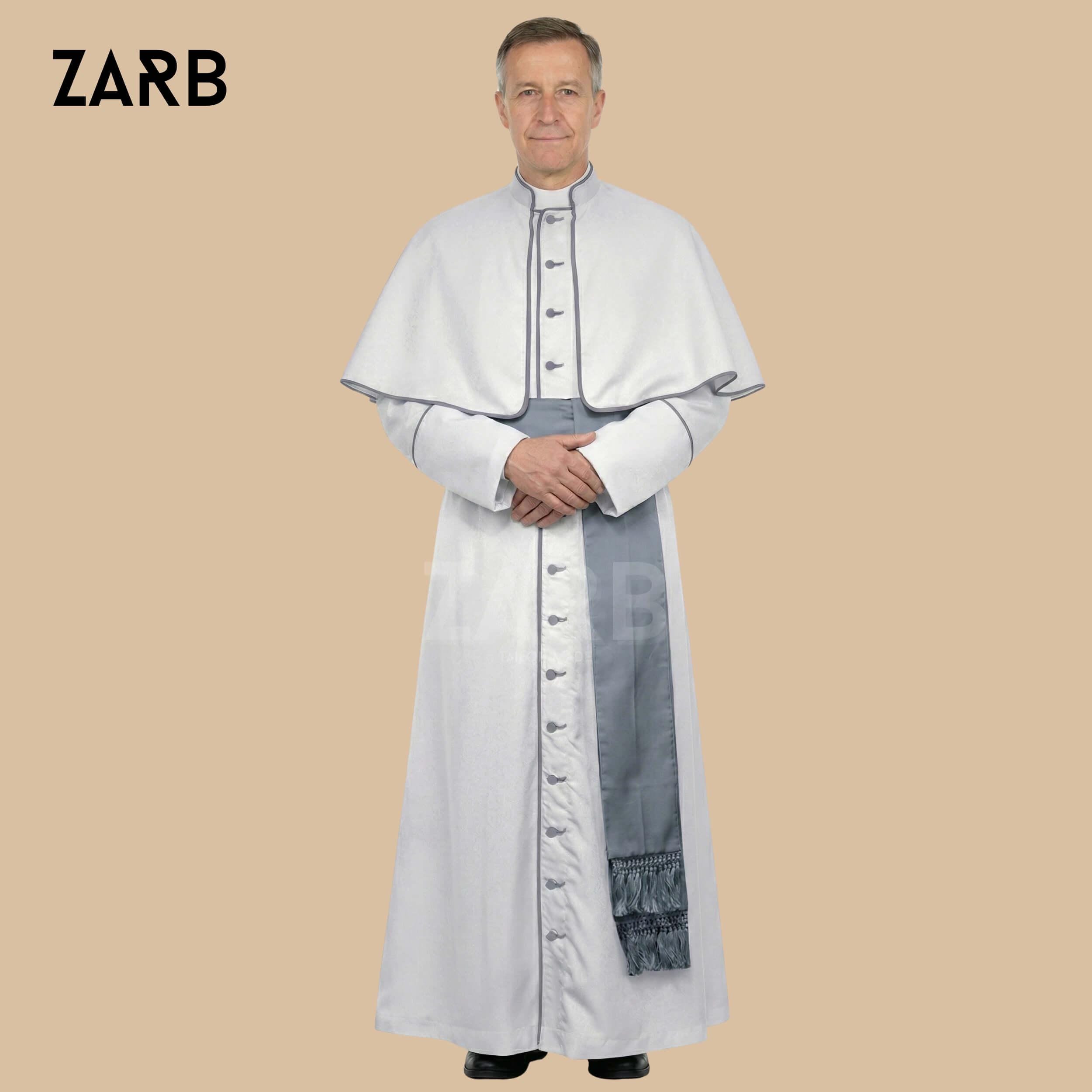 灰色の縁取りの白いローマカソック | カトリックの聖職者、モゼッタを