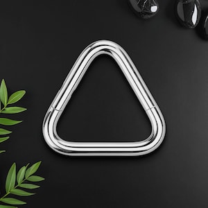 Anello clicker in titanio a forma triangolare, piercing daith, gioielli per il naso, clicker per setto nasale, anello piercing daith, argento