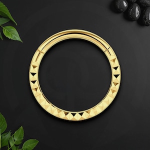 Titan Clicker Ring mit Pyramiden Muster, Piercing Hoop, Daith Clicker, Nasenpiercing, Daith Ring, Septum Ohrring