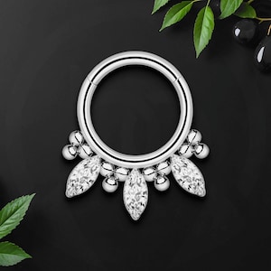 Titan Clicker Ring mit Perlen und Marquise CZ, Daith Ohrring, Nasenschmuck, Daith Clicker, Piercing Hoop, Septum Piercing