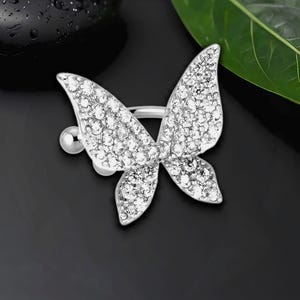 Platinum Plated Ear Cuff with Butterfly and Zirconia, Minimalist Clip, Cartilage Hoop, Fake Piercing Jacket, Ear Cuff, Conch Wrap