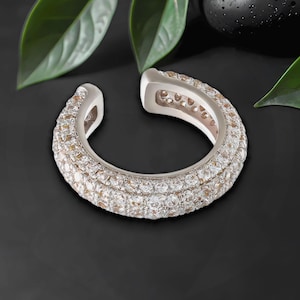 Platinum Plated Ear Cuff in Thick Style with Clear CZ, Dainty Jacket, Conch Cuff, No Piercing Jewelry, Cartilage Hoop, Clip-On Wrap