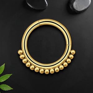 Titan Clicker Ring mit kleine Perlen, Septum Clicker, Piercing Ring, Daith Ohrring, Septum Schmuck, Nase Hoop