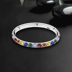 Titan Clicker Ring im klassischen Stil mit Regenbogen Zirkonia, Nasen Clicker, Muschel Schmuck, Piercing Hoop, Tragus Piercing, Ohrläppchen Ring