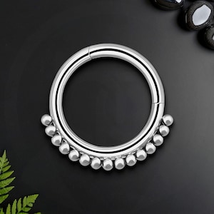 Titan Clicker Ring mit kleinen Perlen, Septum Hoop, Daith Piercing, Nase Clicker, Piercingschmuck, Daith Ring