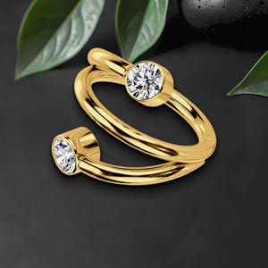 Titan Clicker Ring in Spiralform und Zirkonia, Piercing Schmuck, Knorpel Hoop, Ohrläppchen Clicker, Nostril Ring, Turmohrring