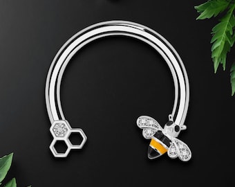 Surgical Steel Horseshoe Ring with Cute Bee, Cartilage Earring, Horseshoe Hoop, Circular Barbell, Eyebrow Piercing, Ear Piercing, Silver
