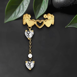 Gold Plated Ear Cuff with Crystal Hearts and Chain, Fake Piercing Jewelry, Wrap Around Cuff, Dainty Clip, Helix Jacket, Minimalist Hoop
