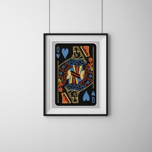 Impressão de bordado neon Queen of Hearts | Arte de parede ousada e iluminada para um toque moderno