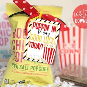 Kom langs om vandaag geluk te zeggen Popcorn afdrukbare cadeaukaartjes Team Treat Tag Competitie Speldag Toernooi Staat Regionals Teamgenoot Snacks