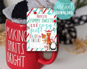 Druckbare Tags Winterpause | Winterpause Schulpersonal | Hot Chocs Anhänger | Süßigkeiten und Socken | Leckere Süßigkeiten Kuschelige Füße | Heißer Kakao | Sockenanhänger