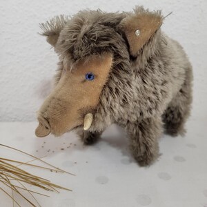 Peluche vintage Steiff de sanglier, bouton dans l'oreille, objet de collection allemand des années 1960-70, jouet animal du milieu du siècle