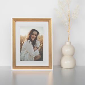 Cuadro enmarcado personalizado / Su foto impresa y enmarcada en marco de madera / Marco dorado con paspartú con su cuadro / Regalo único y elegante / Regalo para el hogar