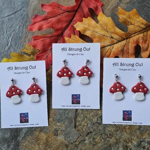 Paddenstoel hangoorbellen - paddestoeloorbellen polymeerklei - polymeerklei paddestoel sieraden - paddestoeloorbellen herfst - cadeau voor haar