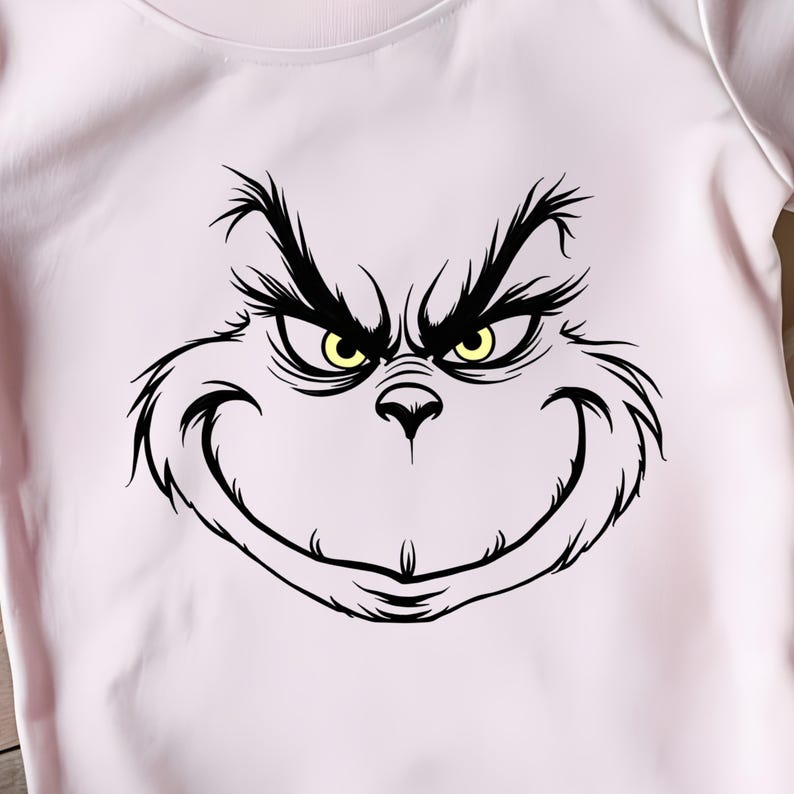 Pode incluir: Uma ilustra&ccedil;&atilde;o em preto e branco do rosto do Grinch com um sorriso malicioso e olhos amarelos. A imagem est&aacute; sobre um fundo rosa.