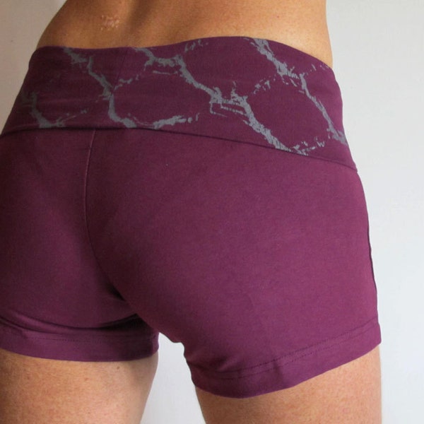 50% DISCOUNT - Nakra-yoga shorts with Snakeprint waistband. Yoga clothes - dance - fitness. Aubergine,size S