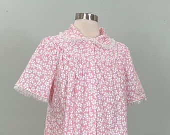 1980s Pink and White Floral Model's Coat by Lounge Around - Small/Medium