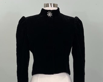 1980s Black Cropped Velvet Jacket w/Puffy Shoulder  - Size 8/10