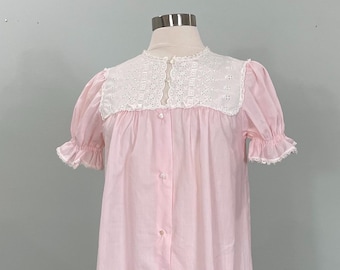 1960s Pink and White Eyelet House Coat by Miss Elaine - Small