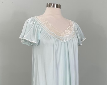1990s Minty Blue Short Nightgown w/Flutter Sleeve by Miss Elaine - Small