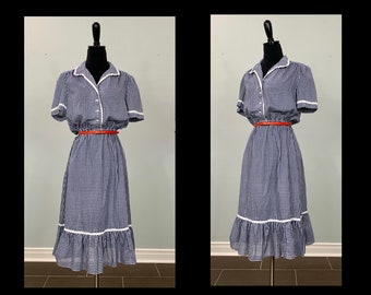 1970s Blue and White Gingham Short Sleeve Fit and Flare Dress - Size 8/10 - 70s Navy and White Short Sleeve Gingham and Lace Skater Dress