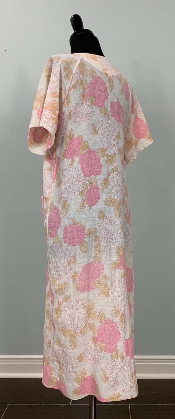 1970s Light Pink Floral Seersucker Short Sleeve R… - image 6
