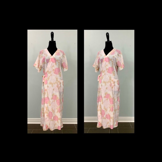 1970s Light Pink Floral Seersucker Short Sleeve R… - image 10