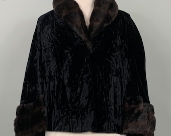 Black Velvet Cape with Faux Fur Collar, 1960s Cape with Faux Fur Trim, Fits up to size 8/10