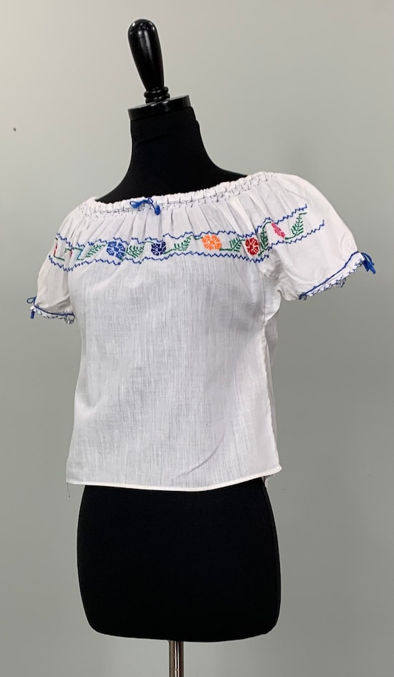 White Multicolor Embroidered Cropped Shirt - Size… - image 3
