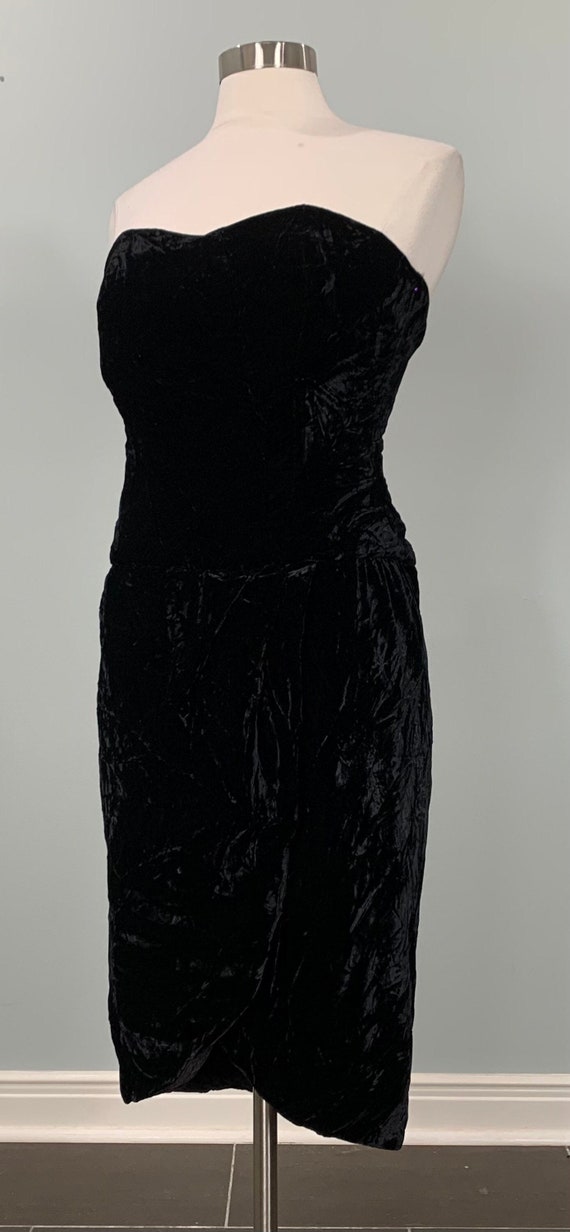 1980s Black Velvet Strapless Fitted Dress - Size 4