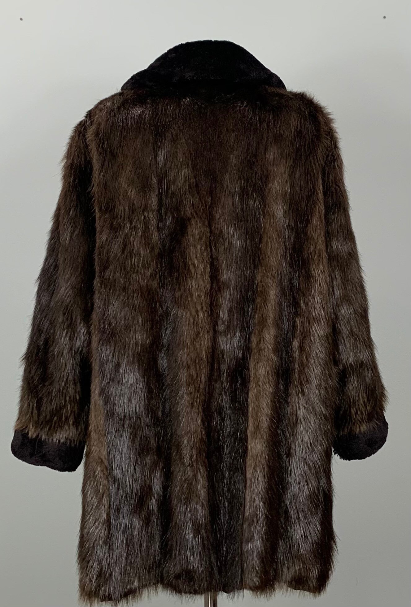 VICTIM『RECYCLE BEAVER COAT』 Sheared Beaver Coat with Mink Collar & Hem- Size L – VintageFurs