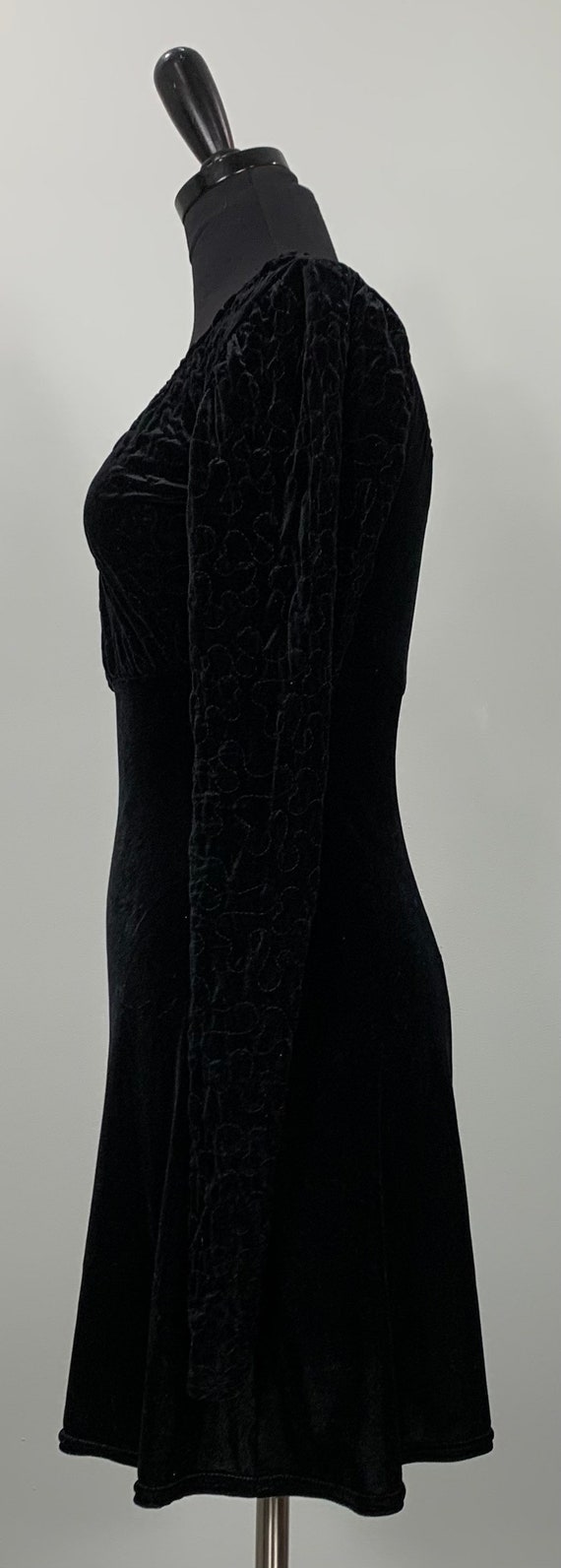 Black Velveteen Formal Mini Dress by City Triangl… - image 5
