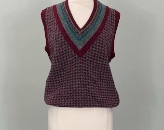 1980s Burgundy Gray Houndstooth Sweater Vest by Par Four Sportswear - Medium