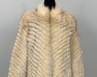 Luxurious Fox Fur Coat in Beige and Brown Chevron - Elegant Chevron Pattern Fox Fur Jacket - Size 8/10 - Instantly Elevates Winter Wardrobe