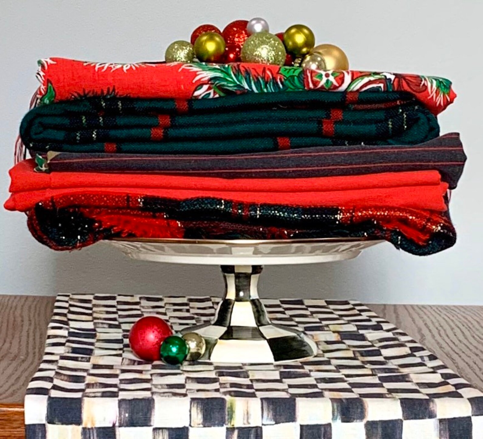 Vintage Red and Black Christmas Tablecloth Tablecloth Etsy
