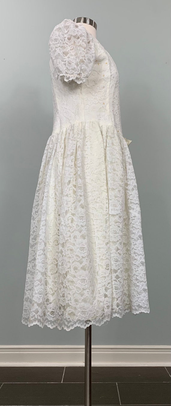 White Lace Embellished Short Sleeve Formal - Size… - image 9