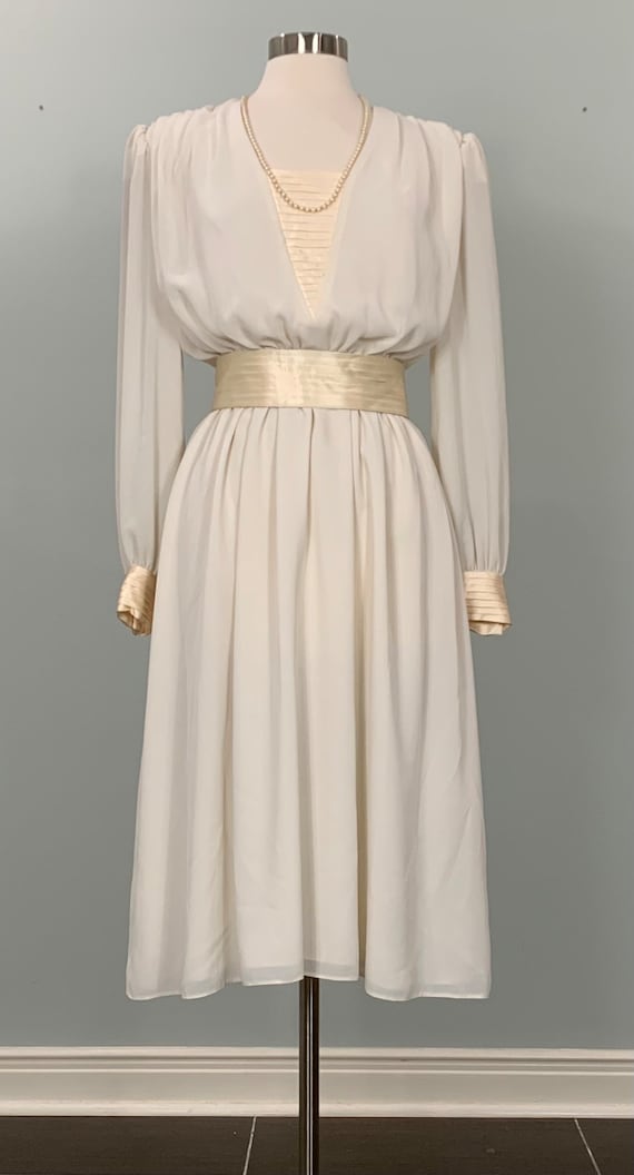 1980s Ivory Midi Semi-Formal with Wide Waist - Richard Warren - Size 6/8