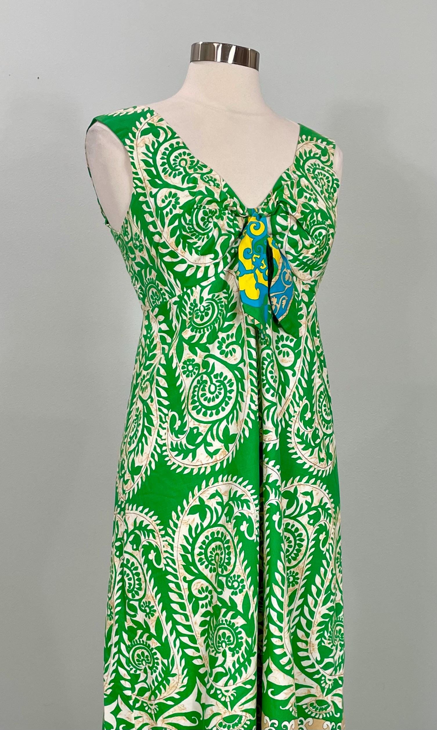 50s vintage Hawaiiドレス緑色 花柄 1970s Green Hawaiian Maxi Dress W/ruffle Hem by Malihini Hawaii