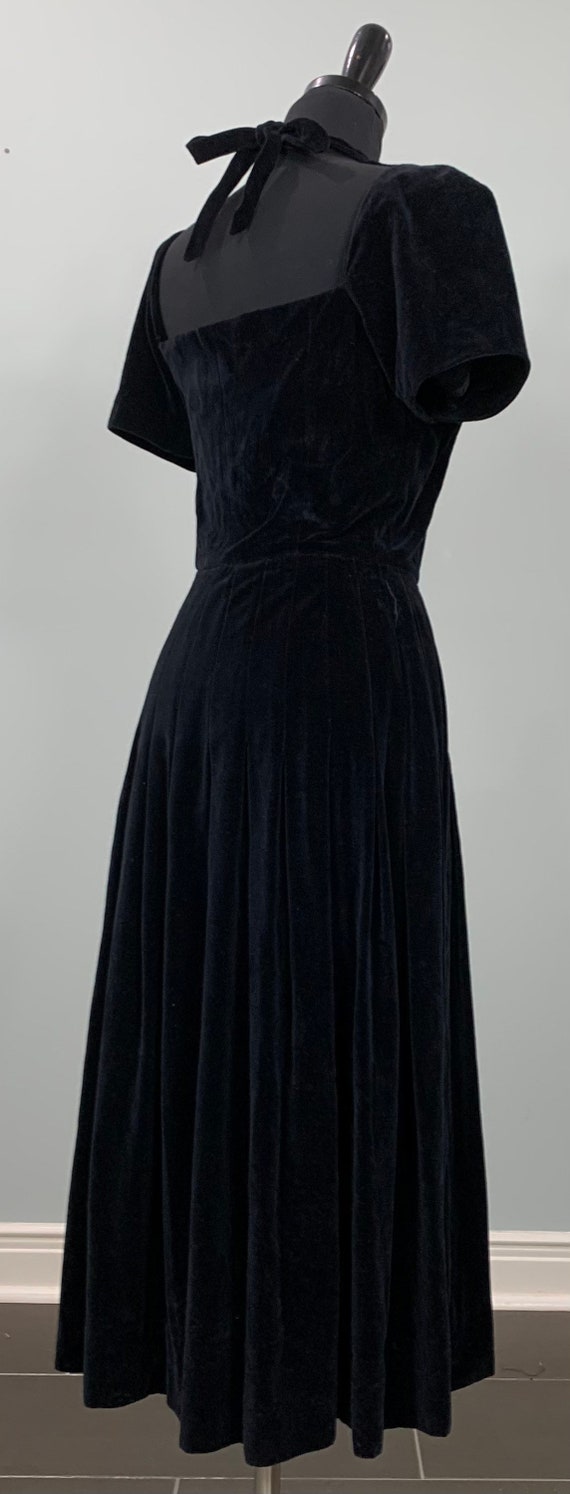 Black Velvet Fit and Flare Party Dress - Size 0/2… - image 7