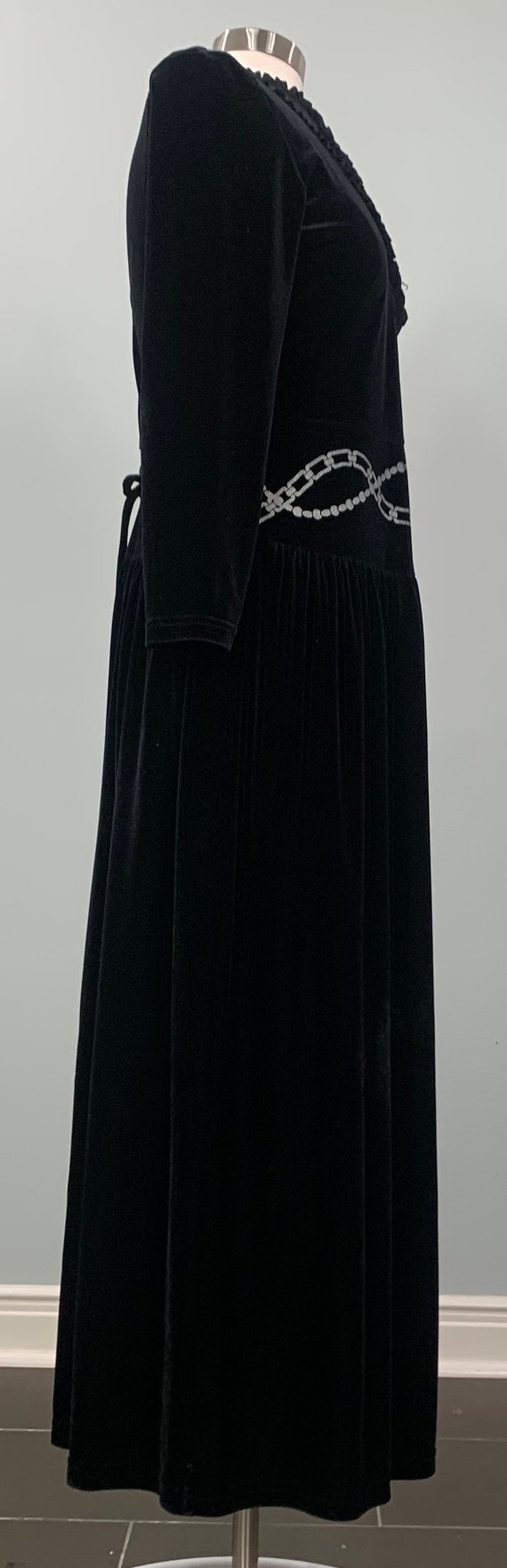 Black and Silver Velour House Dress by Little Lou… - image 5