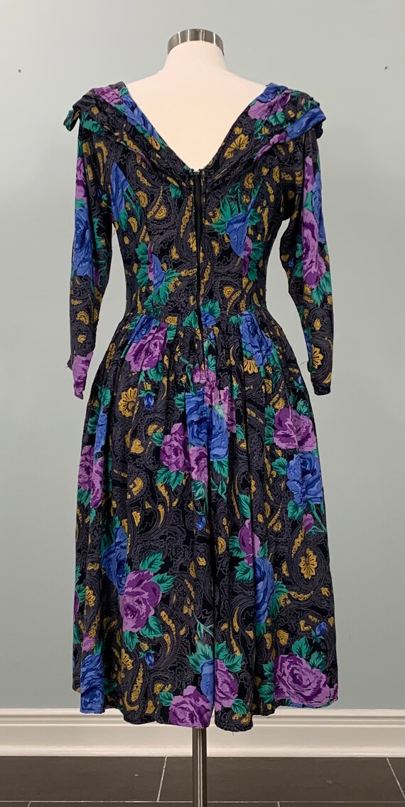 1980s Black and Blue Floral Fit and Flare Dress b… - image 8