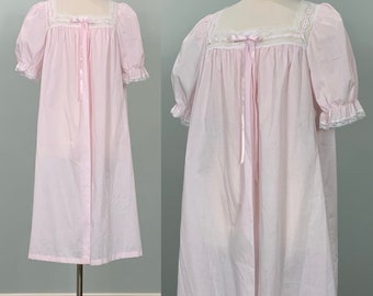 Pink and White Lace Short Robe by Adonna - Size 10/12 - Vintage Pink and White Lace Short Sweet Summer Robe