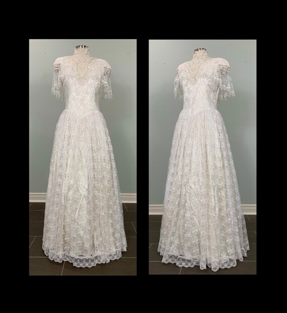 Jessica McClintock White Lace Wedding Gown - Size 